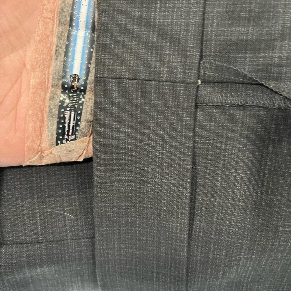 Hugo Boss suit 0-2 - Picture 4 of 11